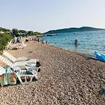 Lado Mobile Croatia, Camp Oaza Lucica, * Drage